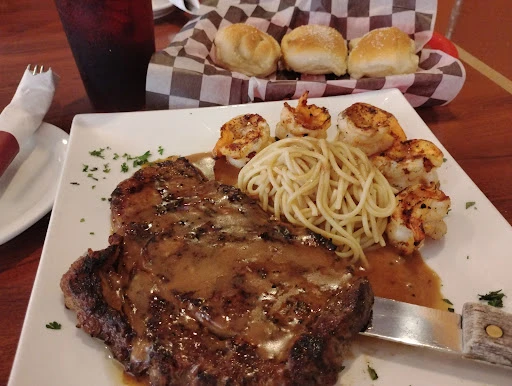 La Bella Tavola Italian Grill & Pizza photo 10